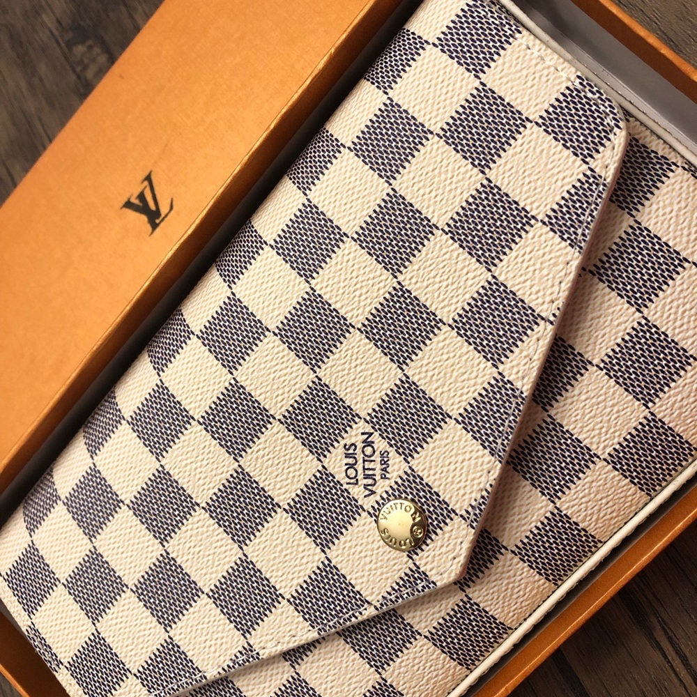 LV cross body bag with mini zipper wallet